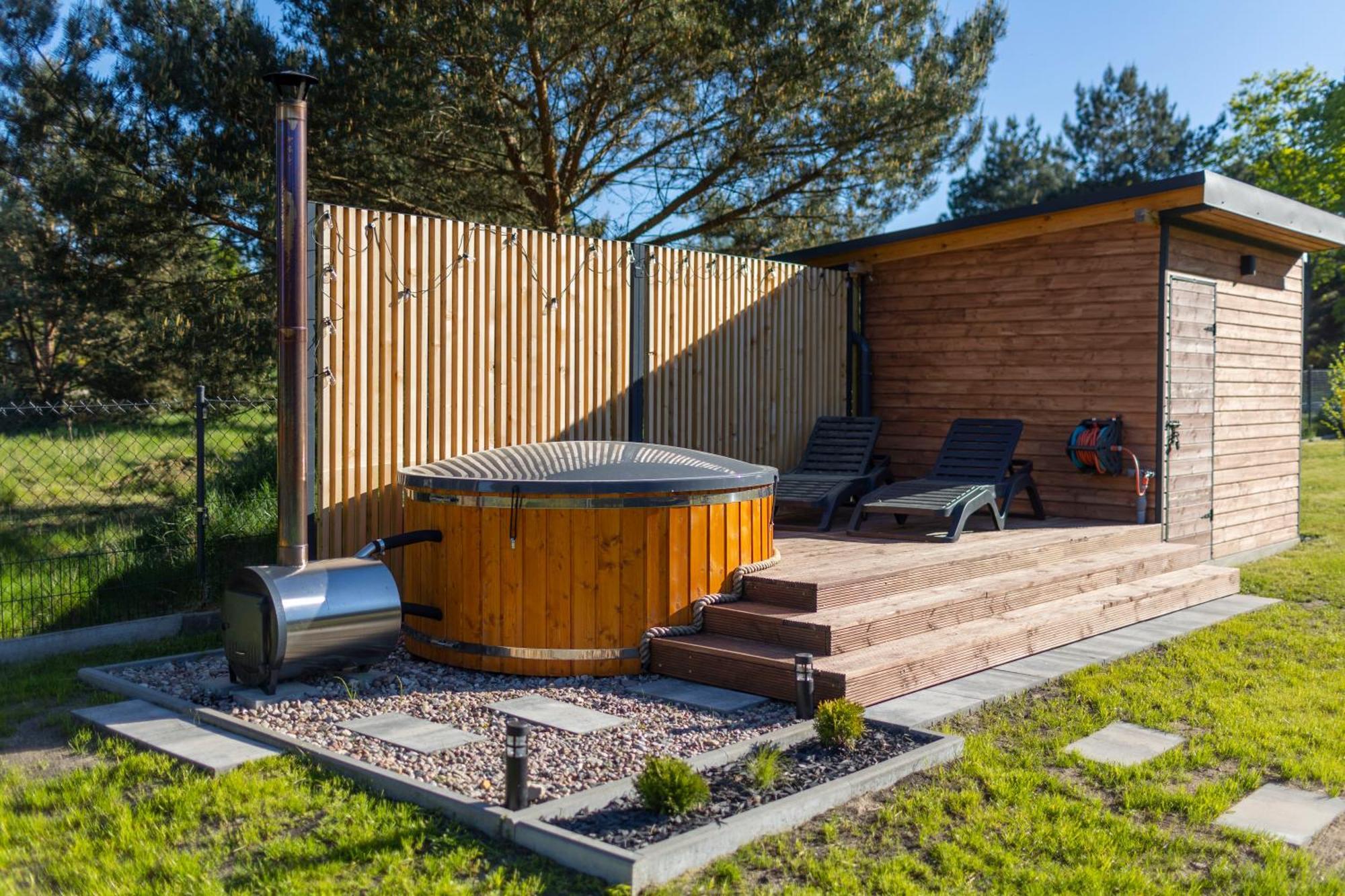 Westfalowachatka Domek Z Jacuzzi 사시노 외부 사진